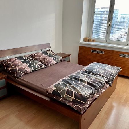 Victory Apartment บราติสลาวา ภายนอก รูปภาพ